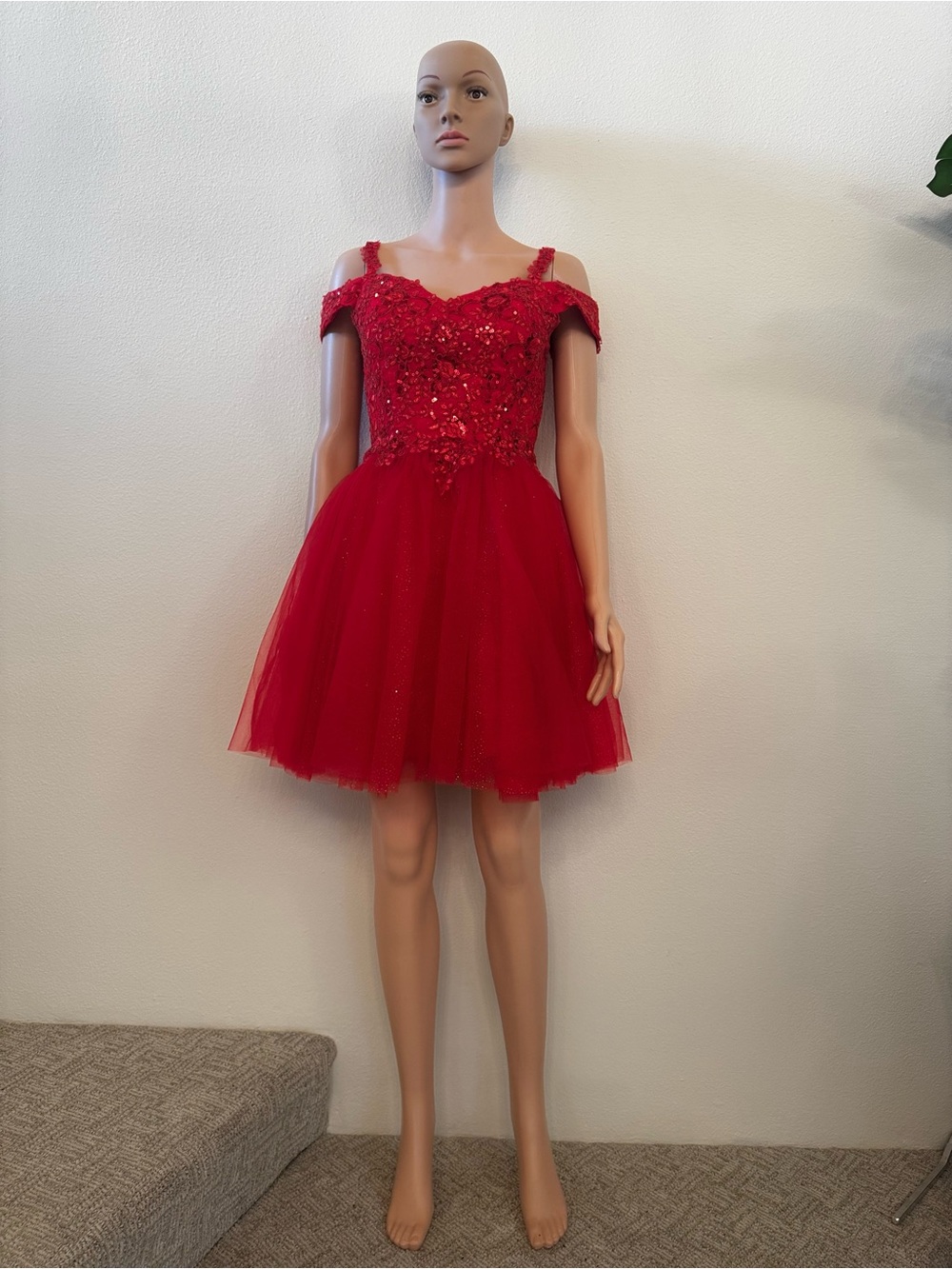 Woman’s Red Sequin Lace Tulle Party Dress